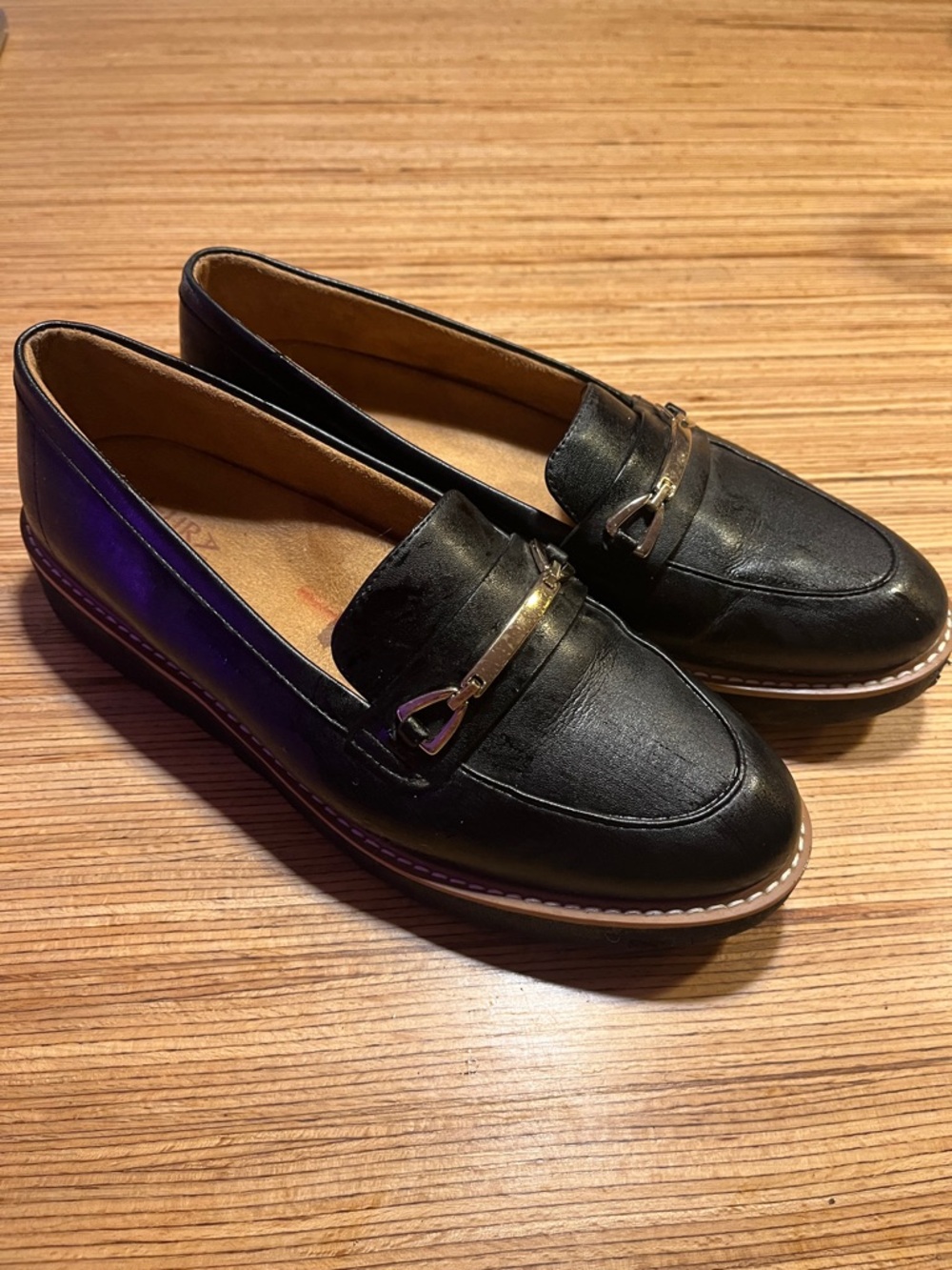 Naturalizer Elin Loafers Women's 8M Black  Leather Gold Buckle Slip on Classic